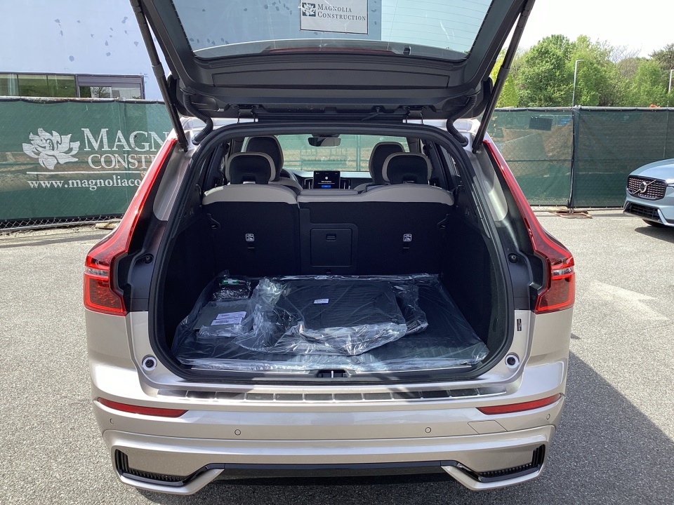 YV4M12RC2T1452843 2026 Volvo XC60 B5 Plus