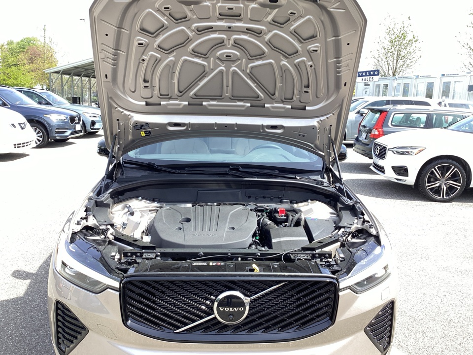 YV4M12RC2T1452843 2026 Volvo XC60 B5 Plus