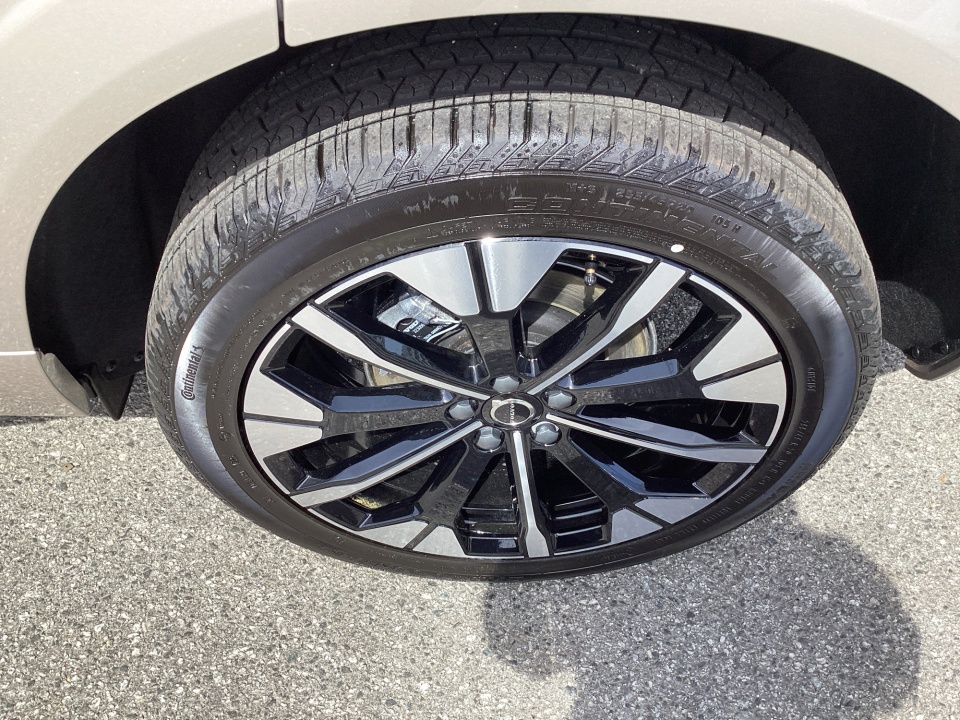 YV4M12RC2T1452843 2026 Volvo XC60 B5 Plus