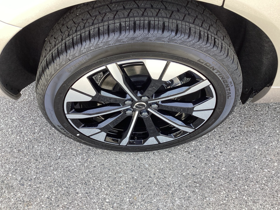 YV4M12RC2T1452843 2026 Volvo XC60 B5 Plus