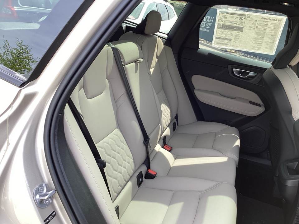 YV4M12RC2T1452843 2026 Volvo XC60 B5 Plus