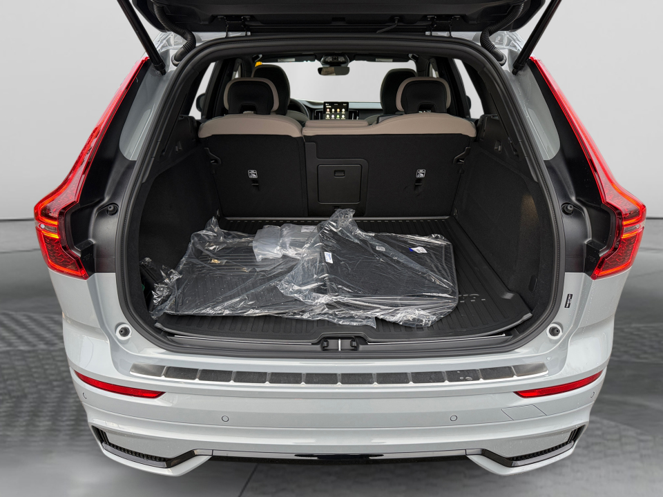 YV4M12RC3T1395777 2026 Volvo XC60 B5 Plus