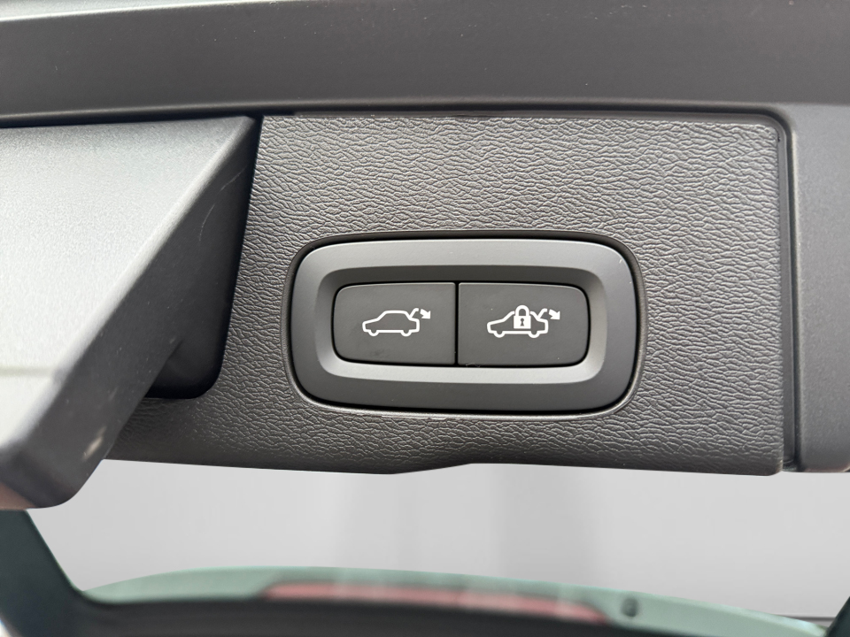 YV4M12RC3T1395777 2026 Volvo XC60 B5 Plus