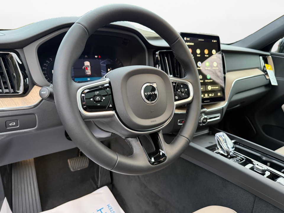 YV4M12RC3T1395777 2026 Volvo XC60 B5 Plus