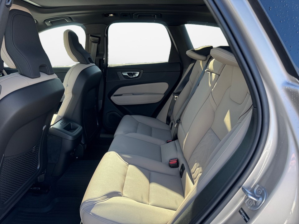 YV4M12RC3T1434433 2026 Volvo XC60 B5 Plus