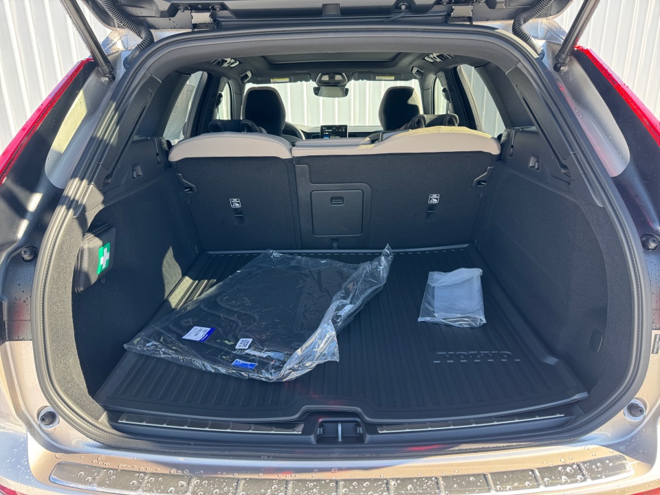 YV4M12RC3T1434433 2026 Volvo XC60 B5 Plus