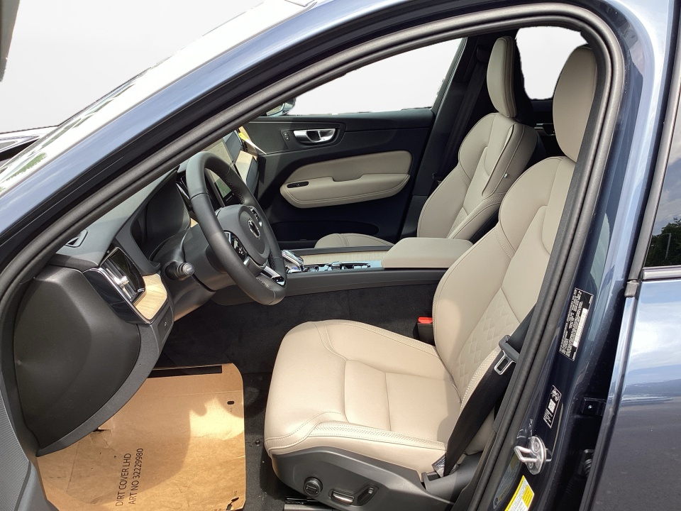 YV4M12RC3T1496267 2026 Volvo XC60 Plus