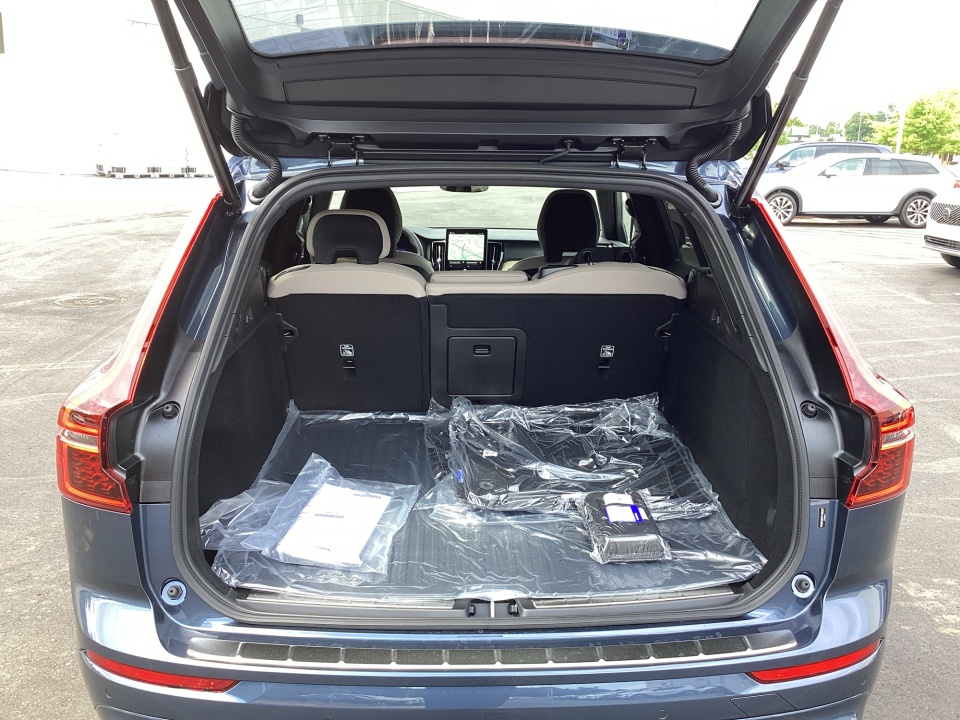 YV4M12RC3T1496267 2026 Volvo XC60 Plus