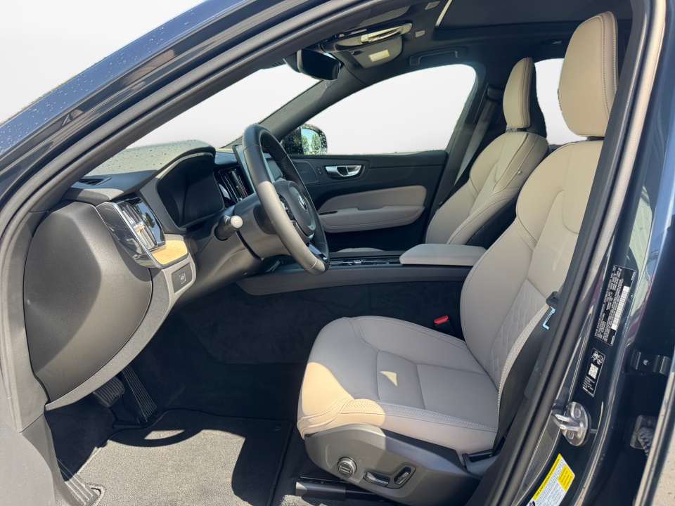 YV4M12RC6T1411390 2026 Volvo XC60 B5 Plus
