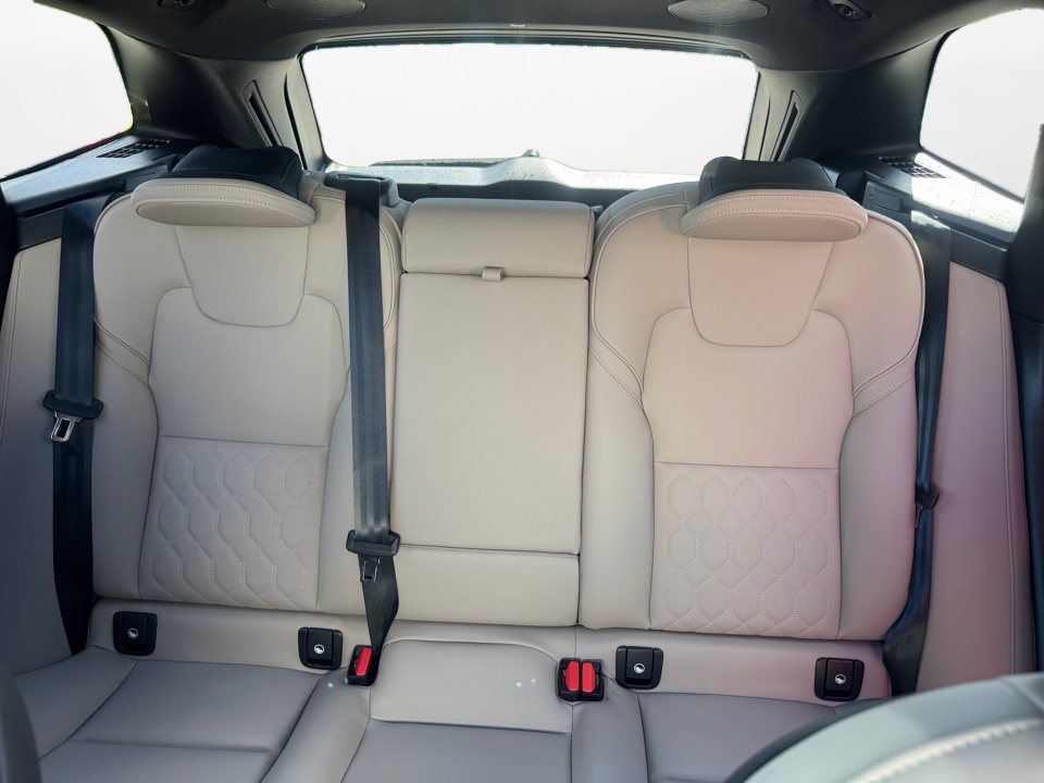 YV4M12RC6T1411390 2026 Volvo XC60 B5 Plus