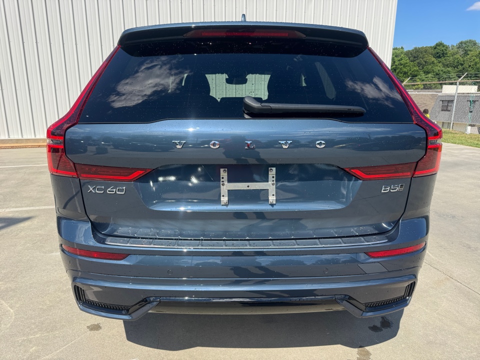 YV4M12RC6T1411390 2026 Volvo XC60 B5 Plus