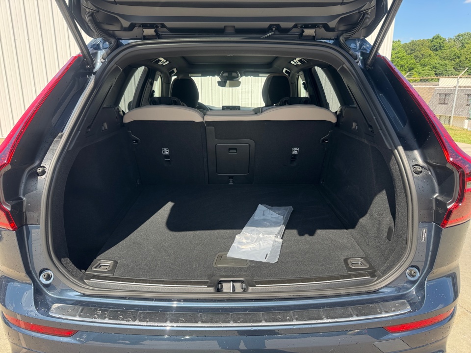 YV4M12RC6T1411390 2026 Volvo XC60 B5 Plus