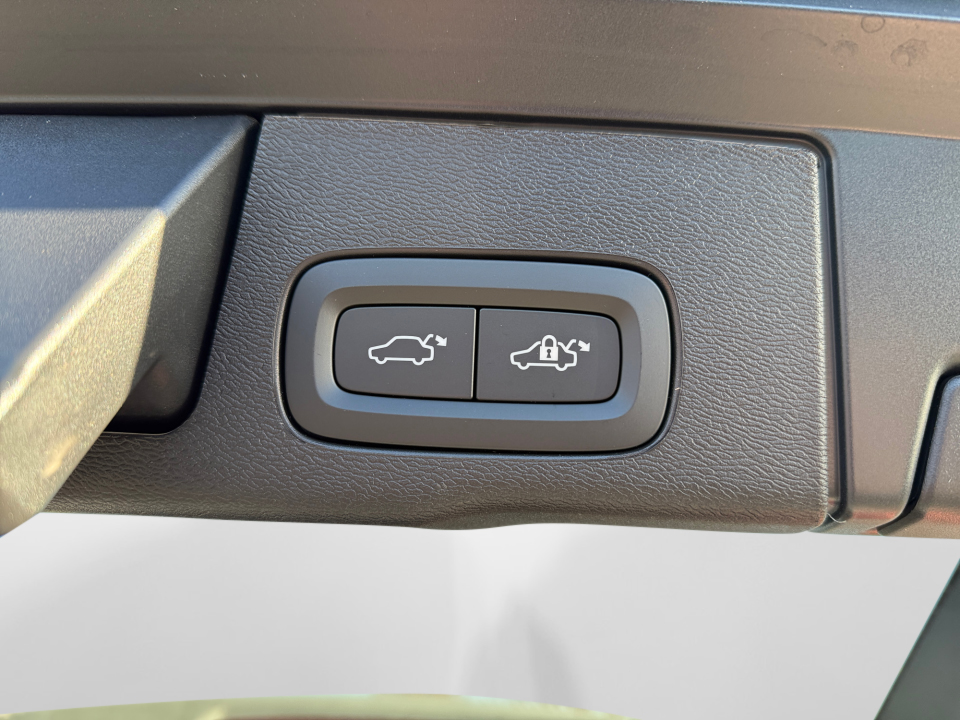 YV4M12RC7T1409454 2026 Volvo XC60 B5 Plus