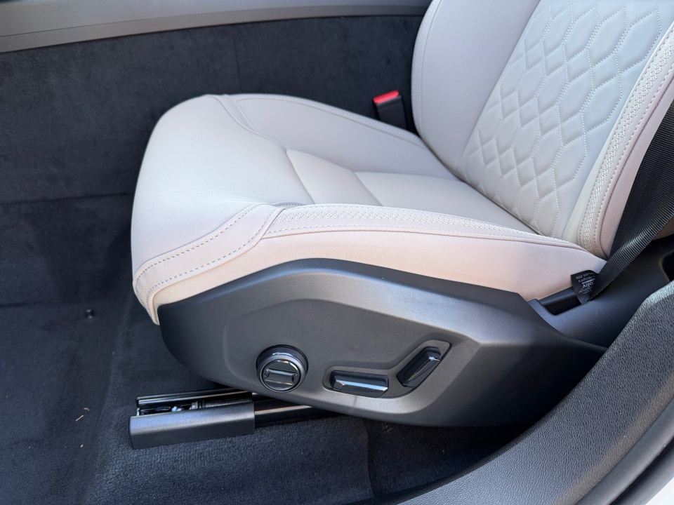 YV4M12RC7T1409454 2026 Volvo XC60 B5 Plus