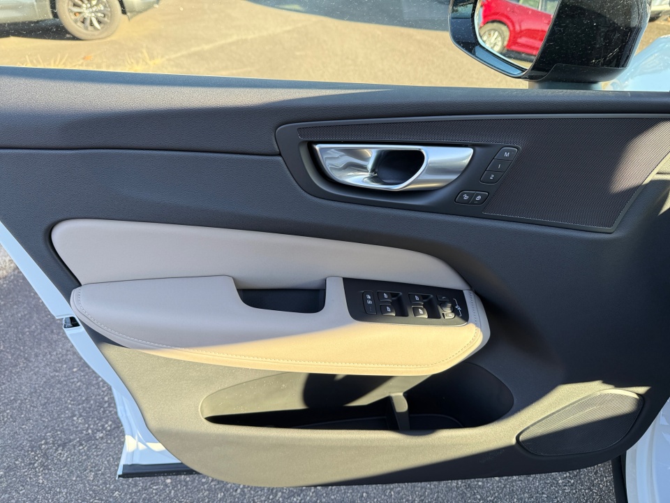 YV4M12RC7T1409454 2026 Volvo XC60 B5 Plus