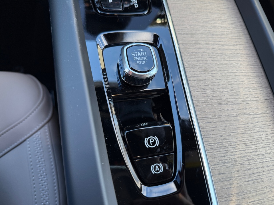 YV4M12RC7T1409454 2026 Volvo XC60 B5 Plus