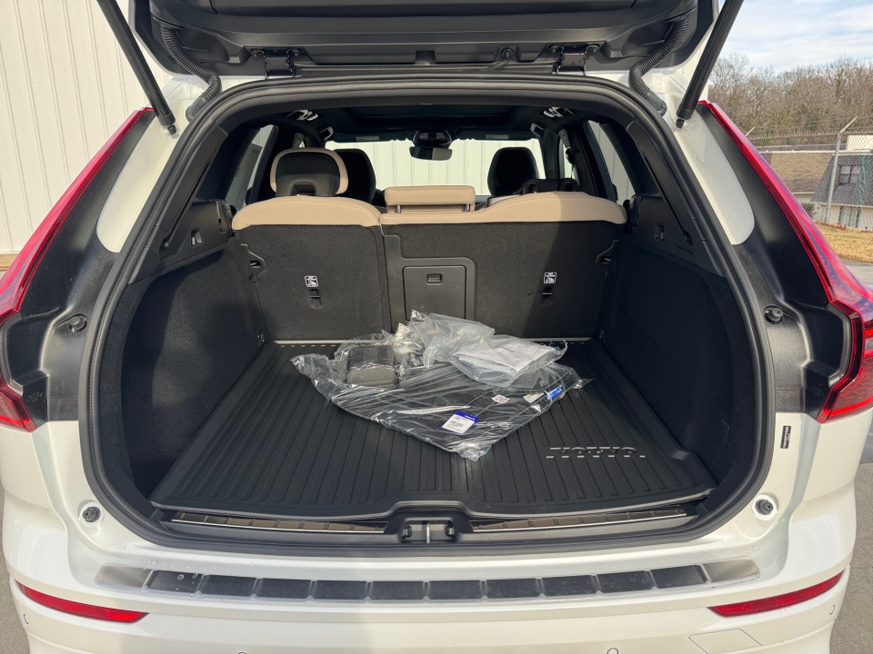 YV4M12RC9T1378403 2026 Volvo XC60 B5 Plus