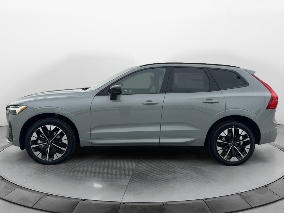 YV4M12RCXT1415863 2026 Volvo XC60 B5 Plus