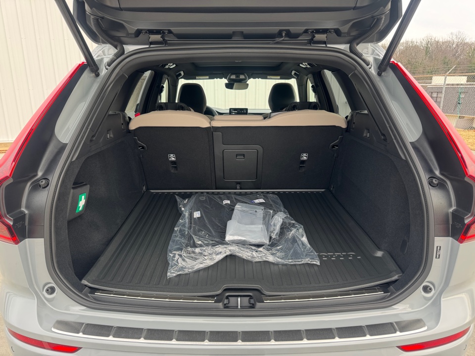 YV4M12RCXT1415863 2026 Volvo XC60 B5 Plus