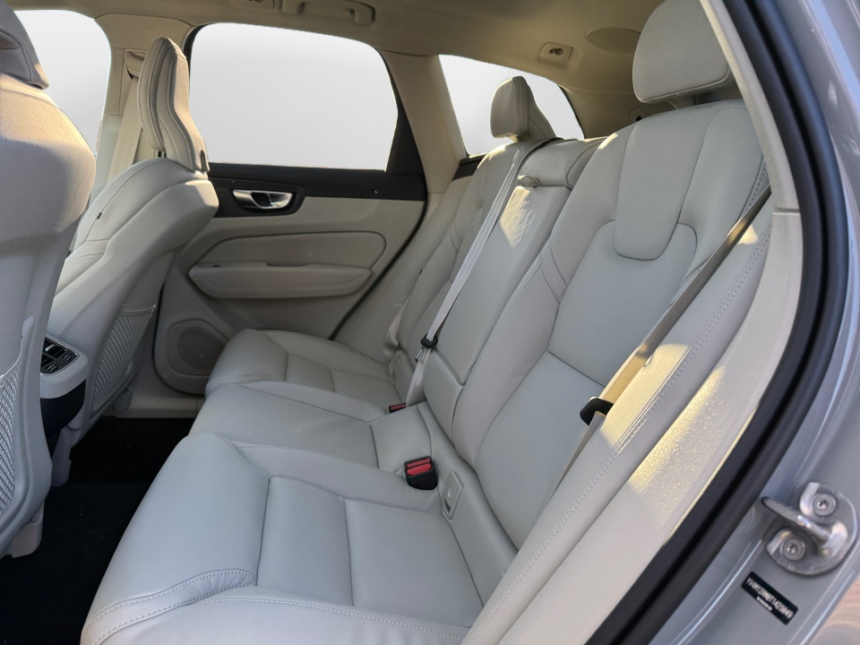 YV4M12RM0T1425049 2026 Volvo XC60 B5 Ultra