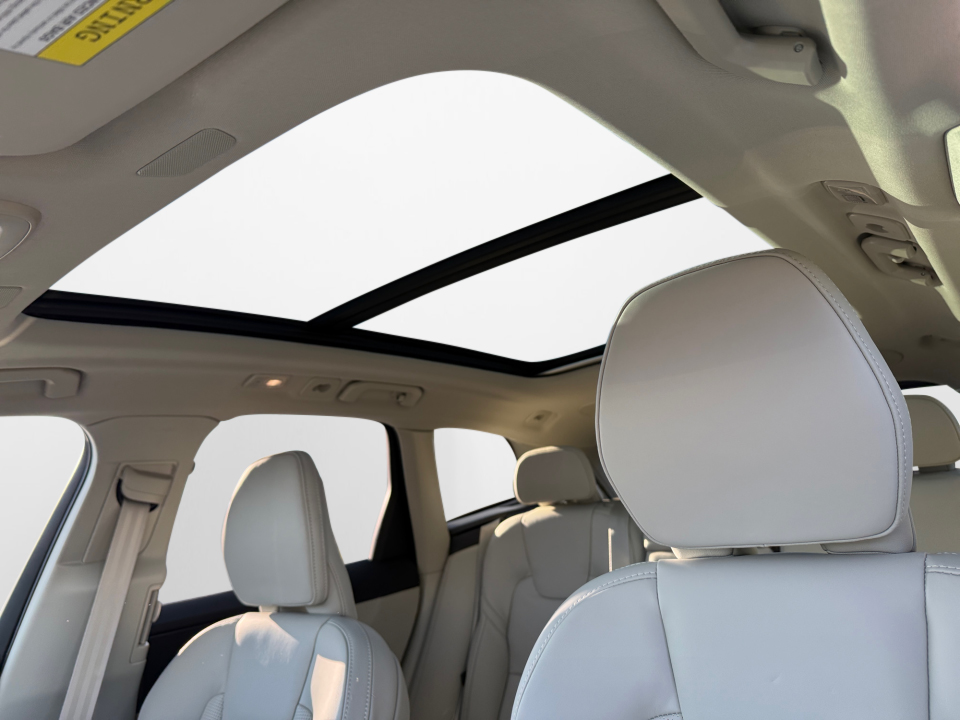 YV4M12RM0T1425049 2026 Volvo XC60 B5 Ultra