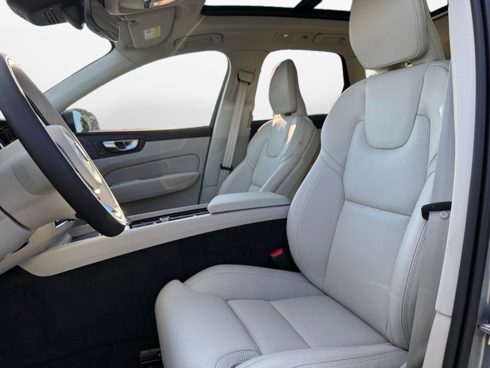 YV4M12RM0T1425049 2026 Volvo XC60 B5 Ultra