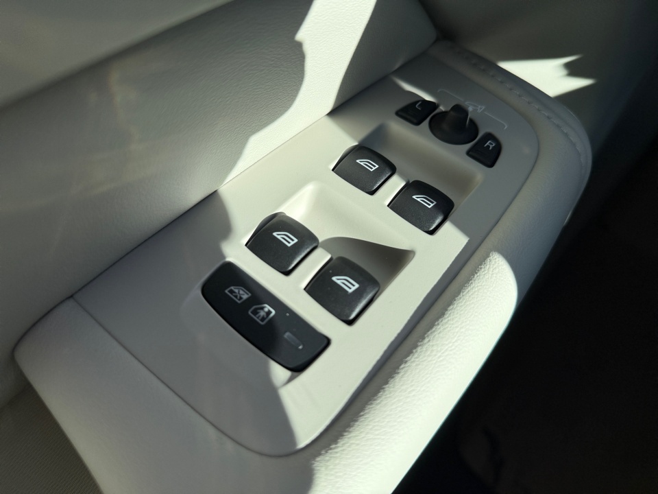 YV4M12RM0T1425049 2026 Volvo XC60 B5 Ultra