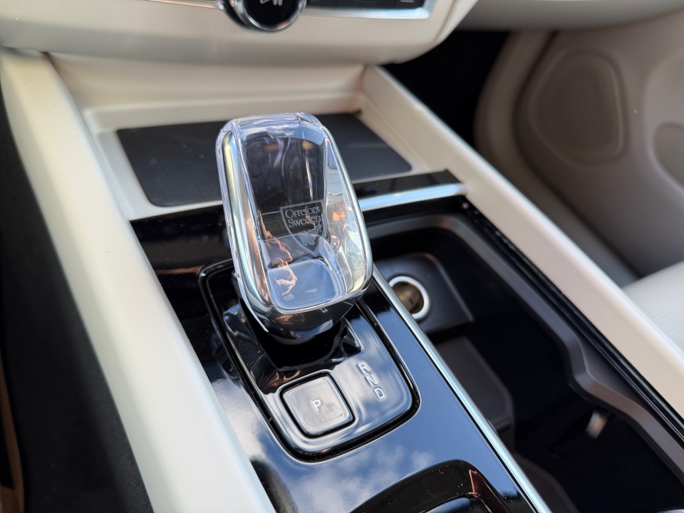 YV4M12RM0T1425049 2026 Volvo XC60 B5 Ultra