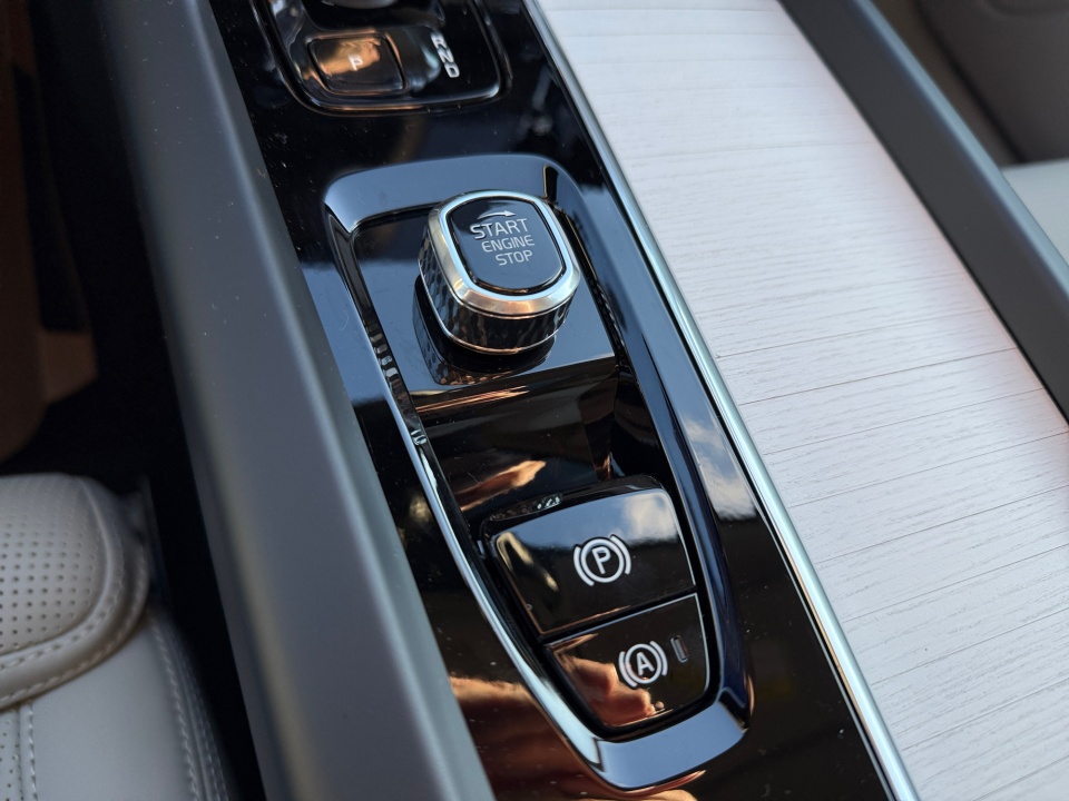 YV4M12RM5T1405928 2026 Volvo XC60 B5 Ultra