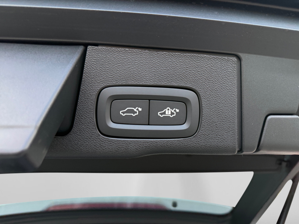 YV4M12RM7T1426943 2026 Volvo XC60 B5 Ultra