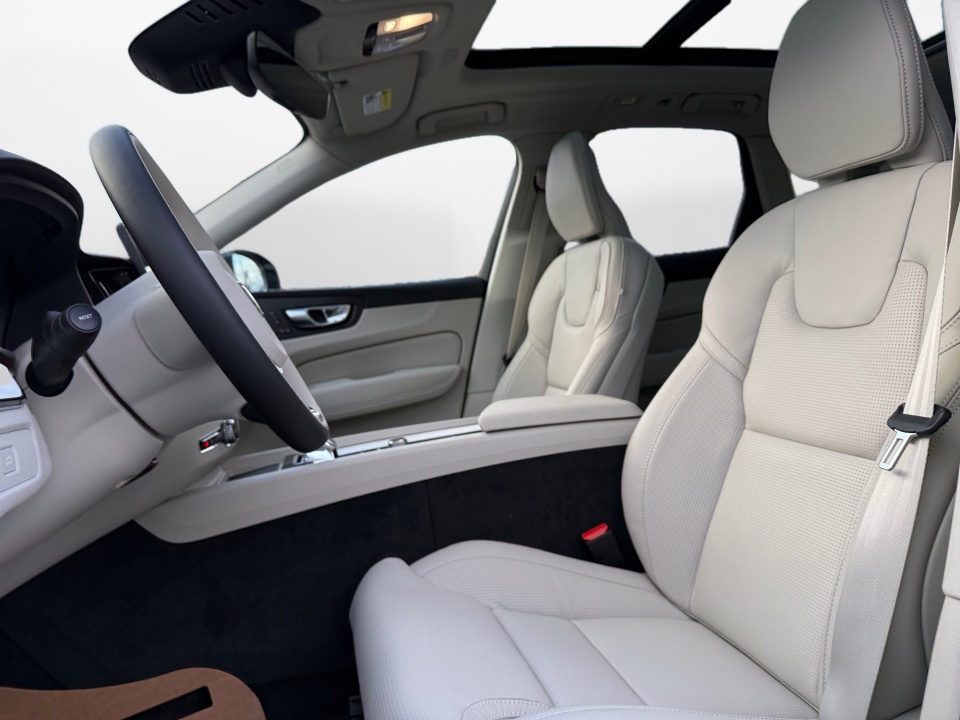 YV4M12RM7T1426943 2026 Volvo XC60 B5 Ultra