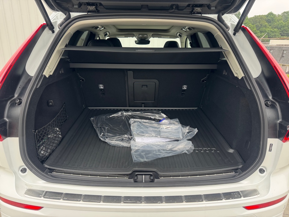 YV4M12RMXT1482102 2026 Volvo XC60 B5 Ultra