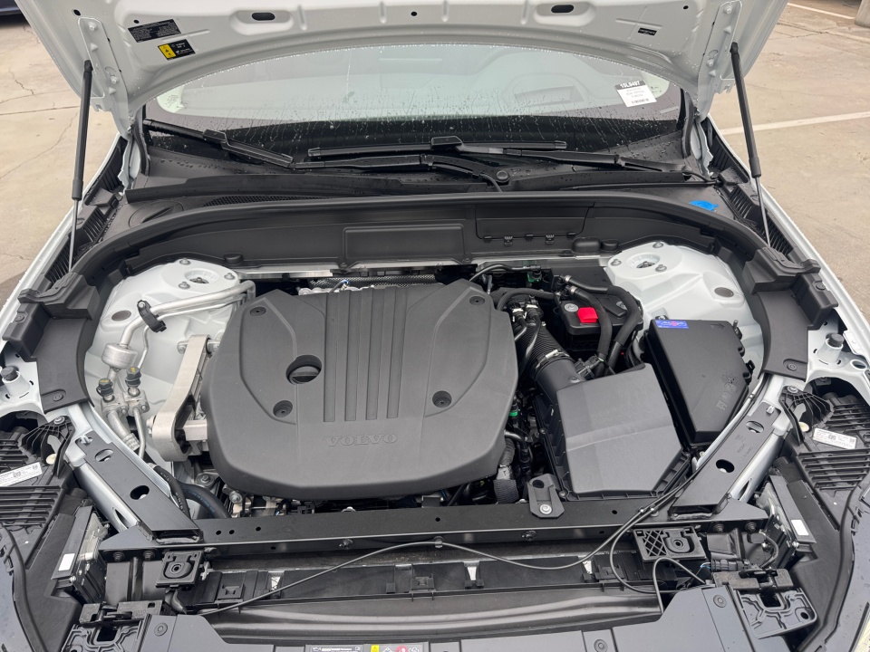 YV4M12RMXT1482102 2026 Volvo XC60 B5 Ultra