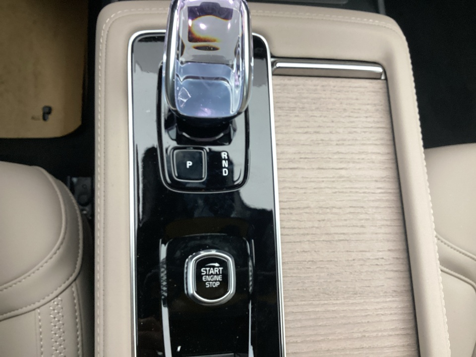 YV4M22PJ9V1574570 2027 Volvo XC90 Core